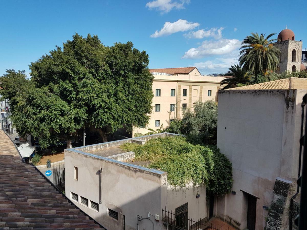 Casa Vacanze Villa D'Orleans Palermo Exterior photo